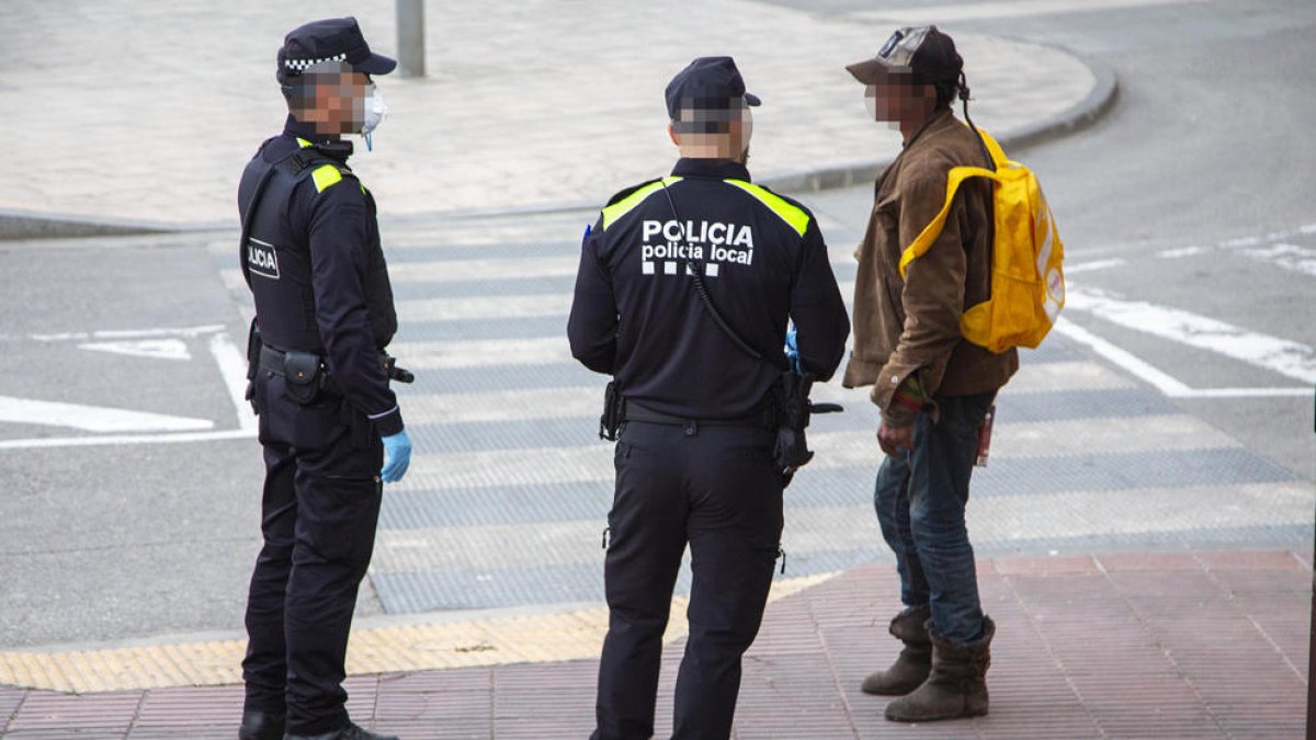 Imagen de una de las identificaciones de ayer en Tàrrega. 