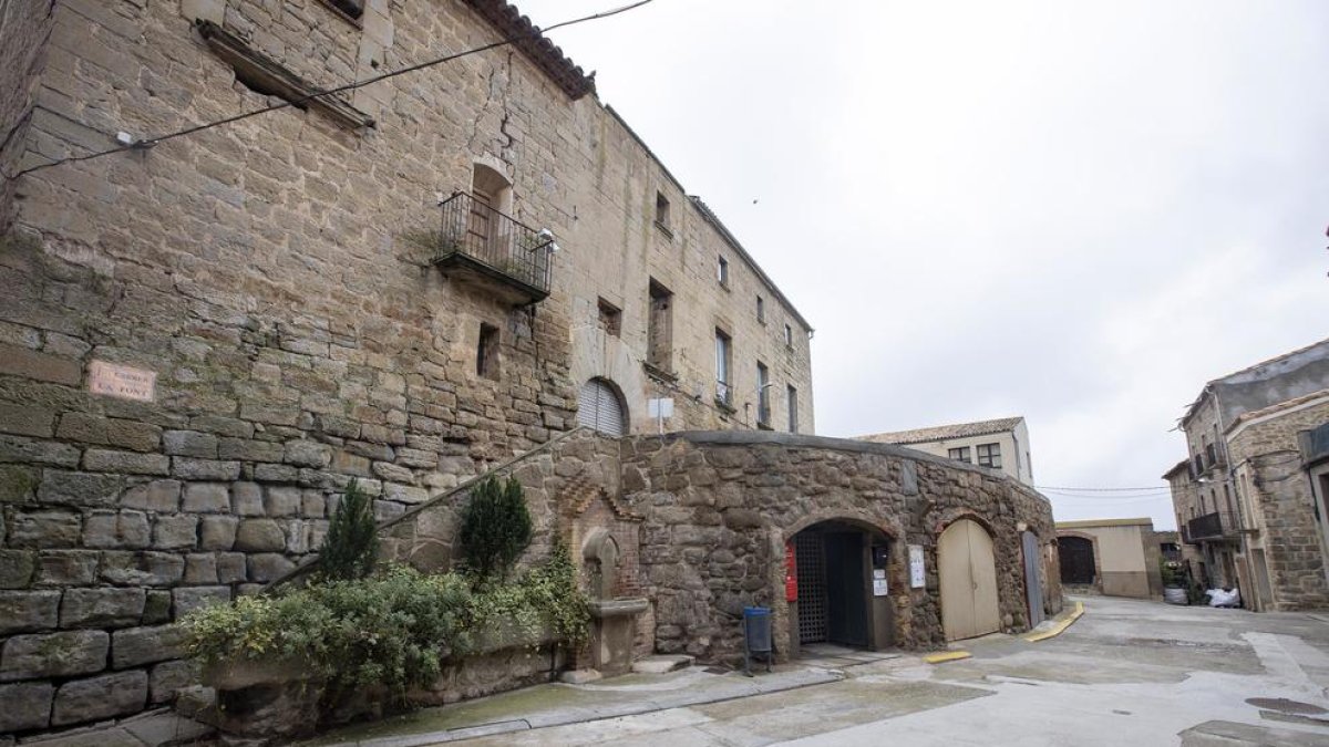 Vista del castell de Concabella, on es conserva un retrat de Francesc Romero Triguels.