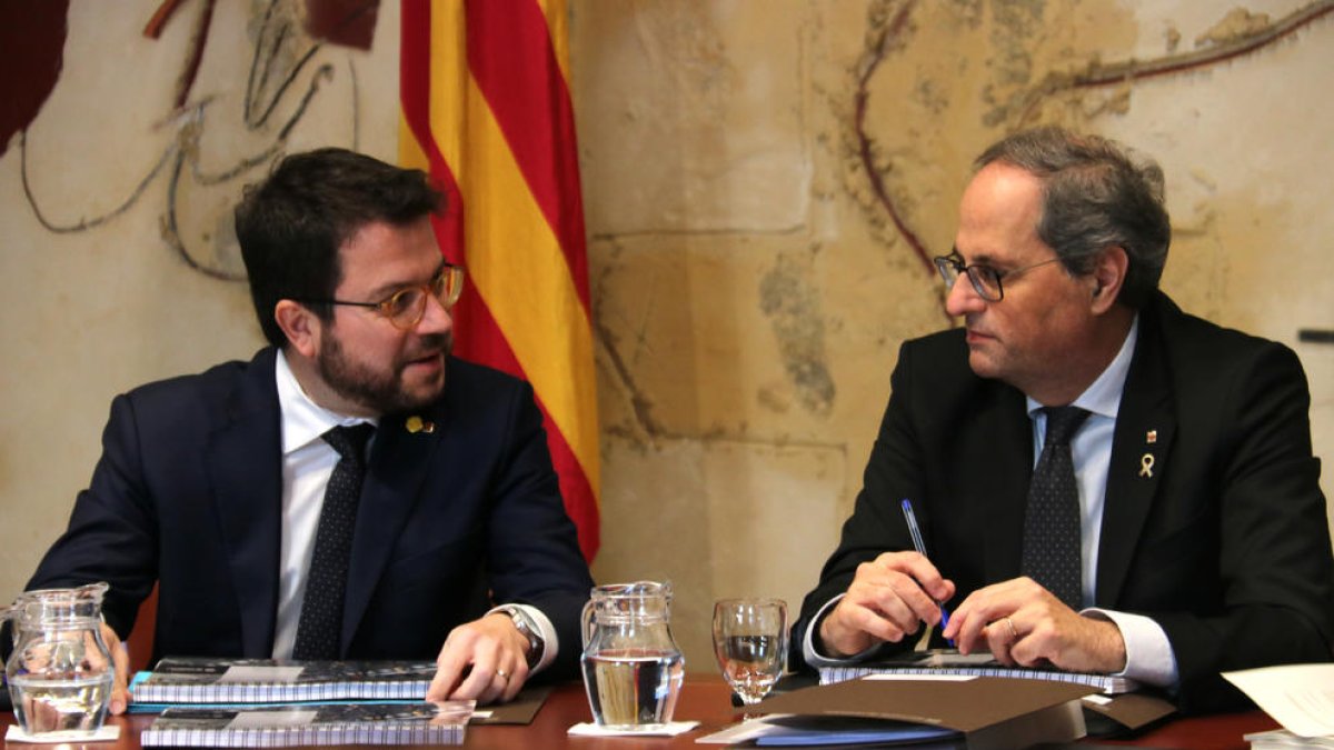 El president de la Generalitat, Quim Torra, i el vicepresident del Govern, Pere Aragonès, en una imatge d'arxiu.