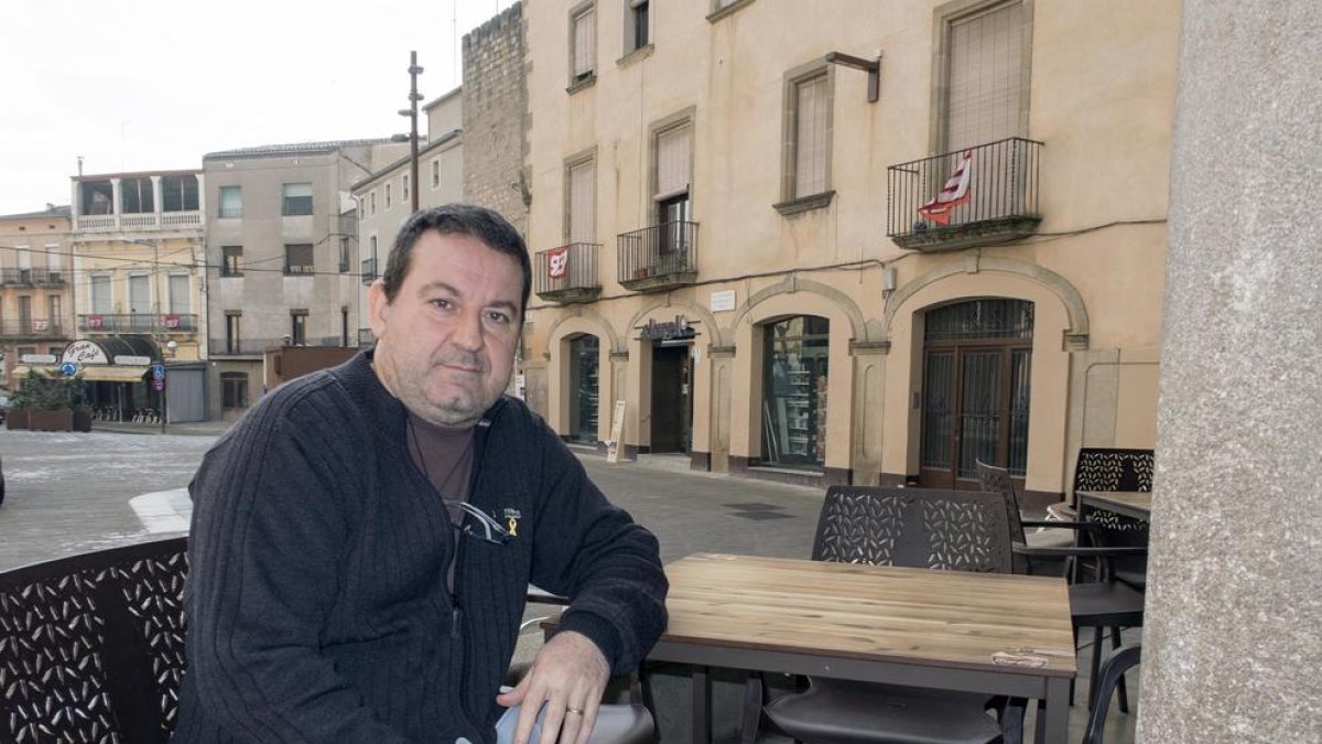 L’historiador de Sedó establert a Sanaüja Jordi Oliva, la setmana passada a Cervera.
