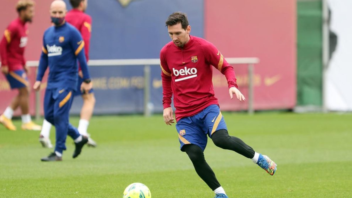 Leo Messi durant l’entrenament d’ahir a la Ciutat Esportiva.