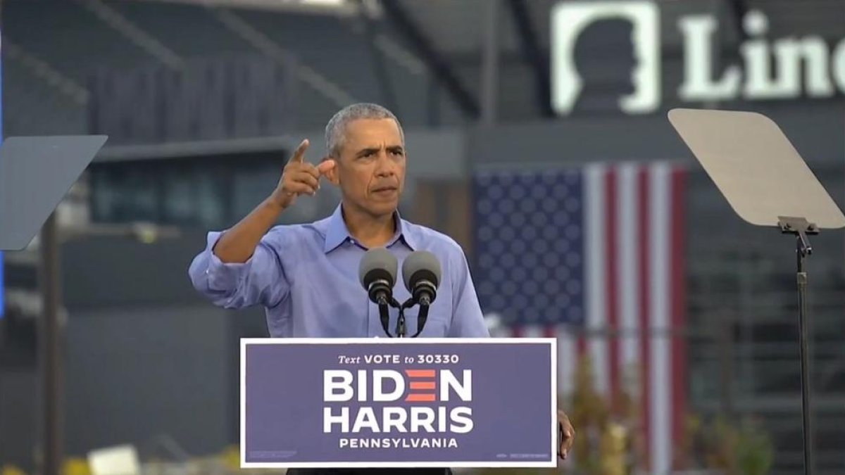 El expresidente Barack Obama durante su primer acto oficial de campaña en favor de Joe Biden.