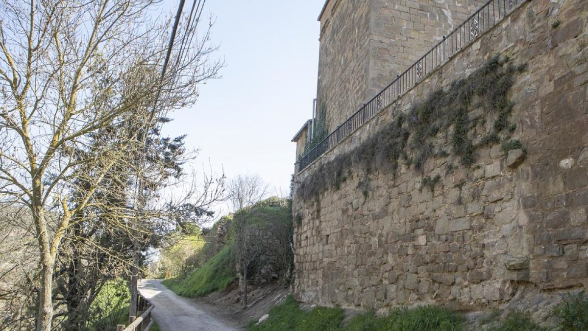 La muralla medieval de Torà.