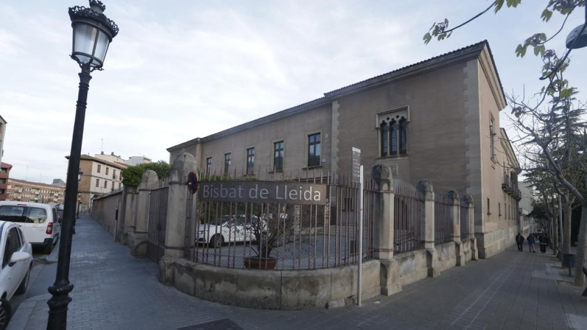 Imagen del edificio que alberga la sede del Obispado de Lleida.