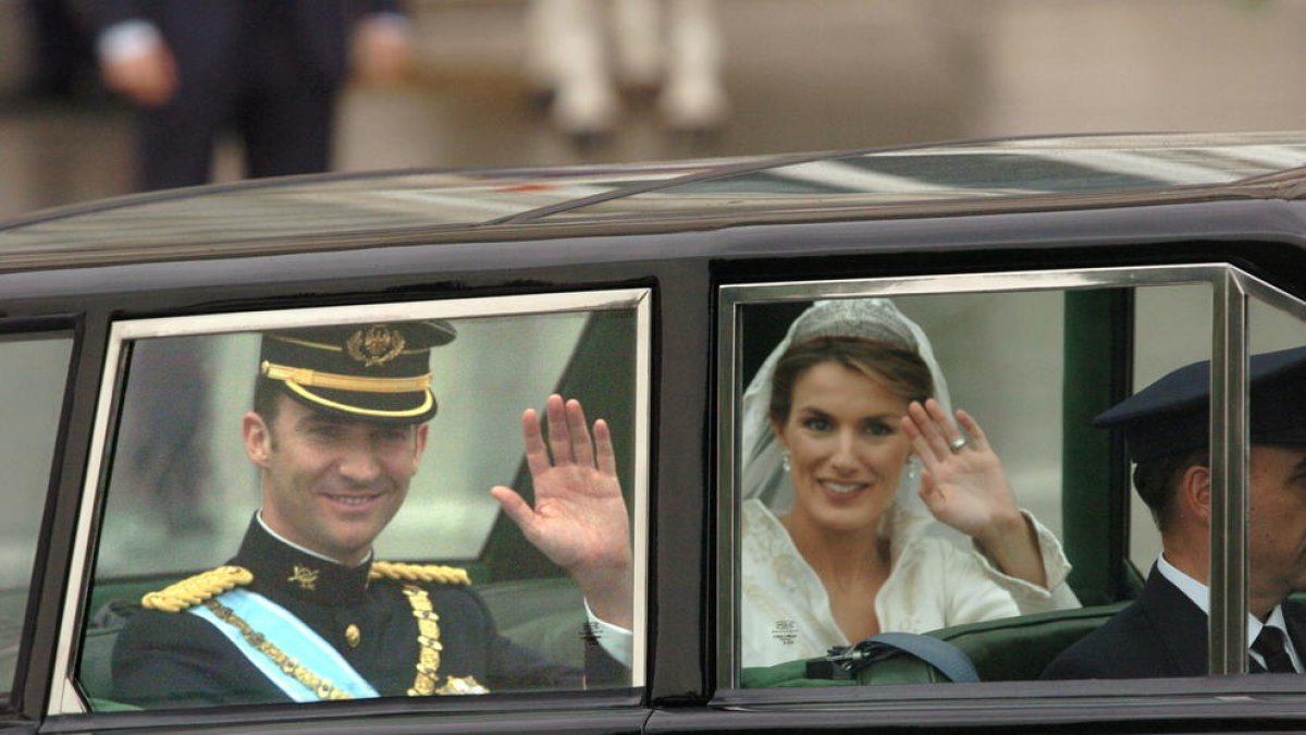 Imagen de Felipe y de Letizia en el día de su boda, el 22 de mayo de 2004.