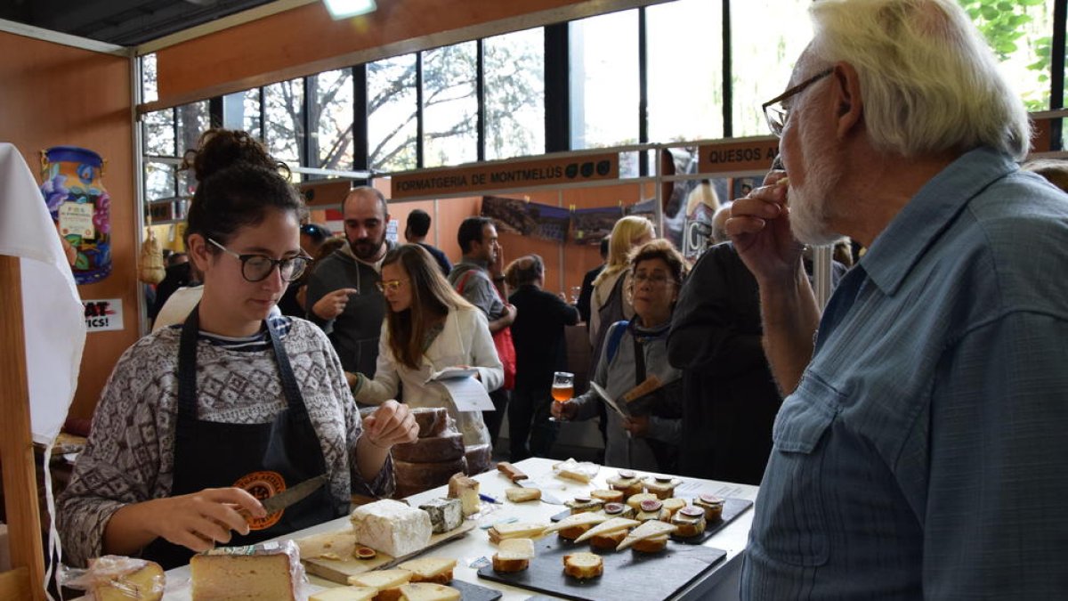 Imagen de un puesto de la feria de Alcarràs.