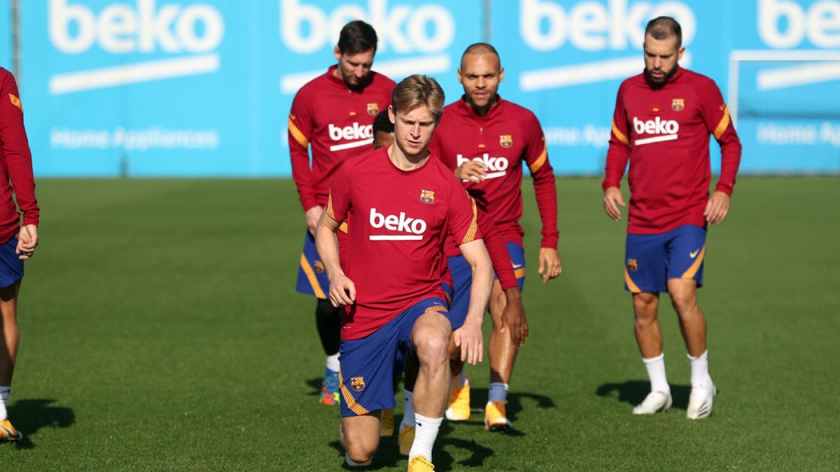 De Jong, Messi, Braithwaite i Jordi Alba ahir durant la sessió d’entrenament.