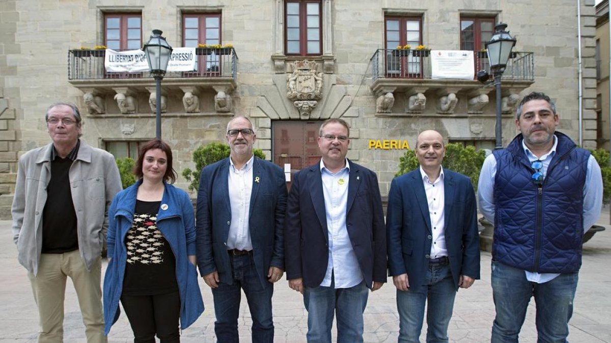 De izquierda a derecha: Josep Riu , PP; Mireia Brandon, CUP; Joan Santacana, ERC; Ramon Augé, JxC; Joan Prat, SiF; y Raimond Fusté, PSC.