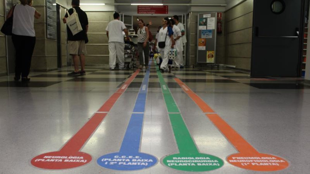 L'hospital Arnau de Vilanova de Lleida millora la senyalització per accedir a les consultes