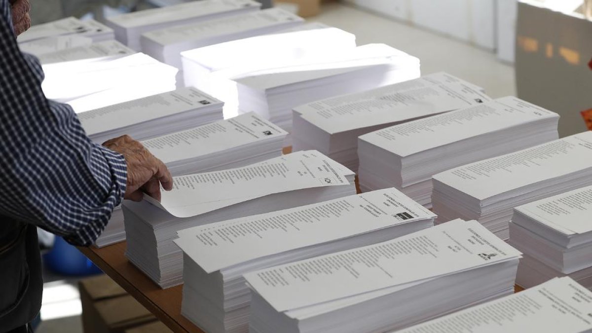Obert el termini per sol·licitar el vot per correu a les eleccions del 10N
