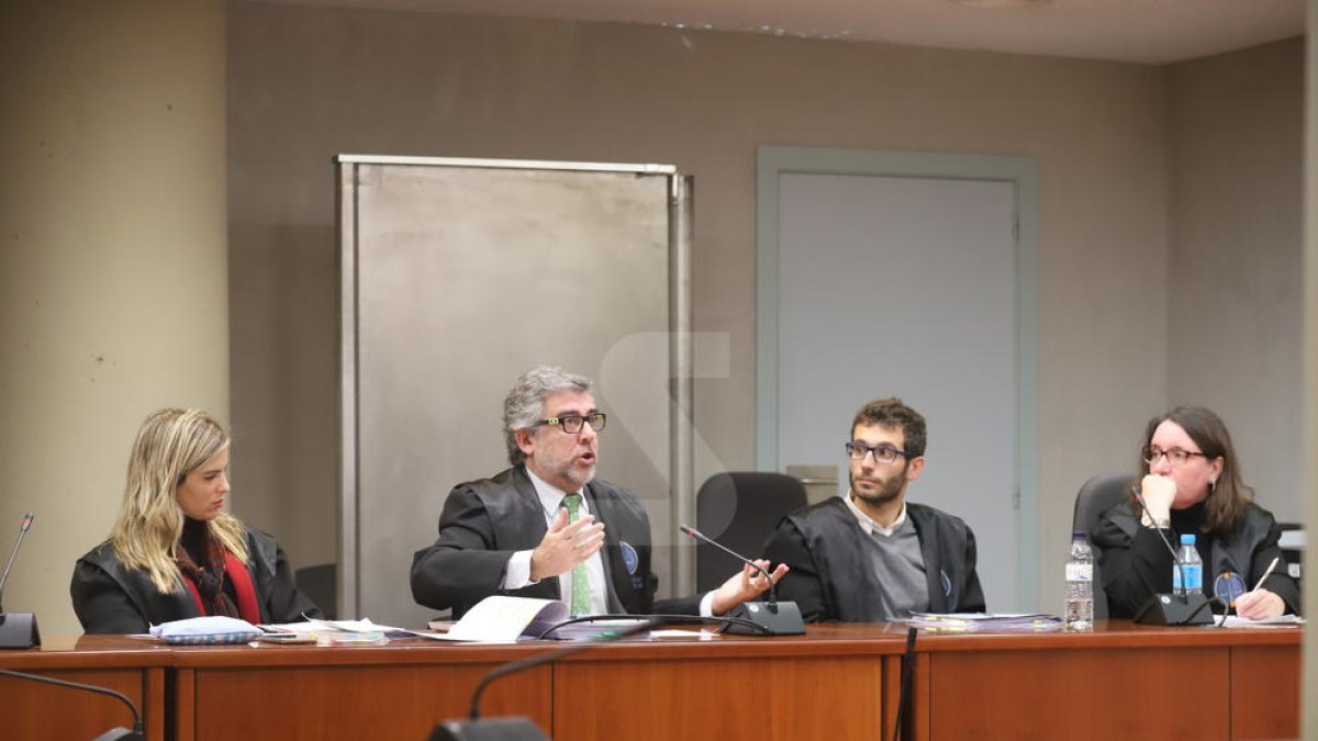 L'advocat d'Amadeu Roca és Jordi Pina, defensor de Jordi Sànchez, Jordi Turull y Josep Rull en el judici del Suprem pel 'procés'.