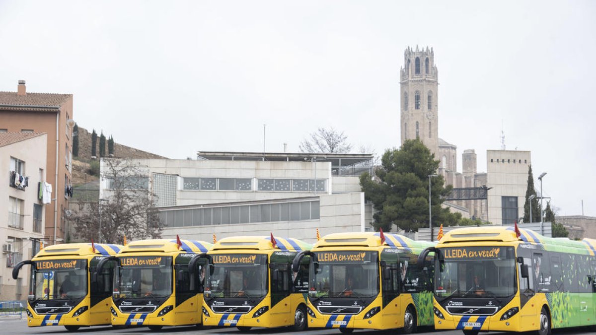 La flota de Autobusos estrenó este año vehículos híbridos.