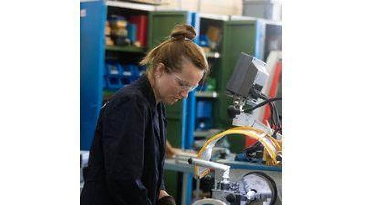 Educació promourà la matriculació de dones als cicles d'FP industrial amb bonificació a la matrícula.