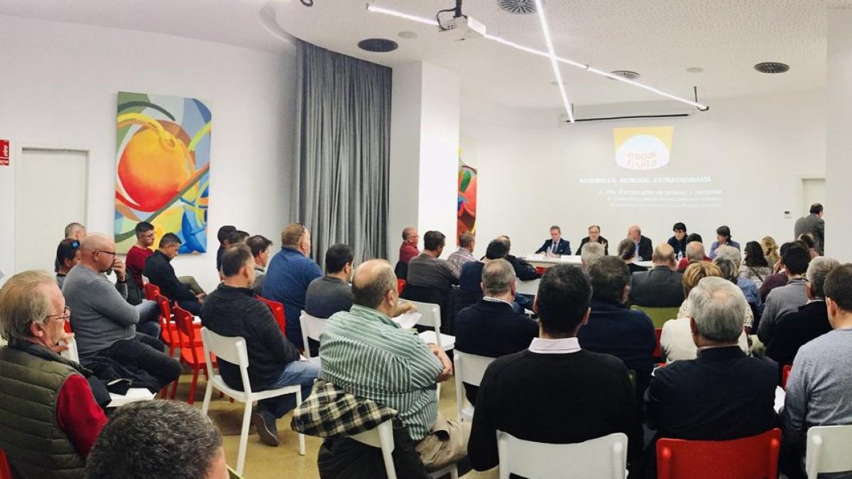 Imagen de la asamblea de Afrucat celebrada el miércoles en Lleida.