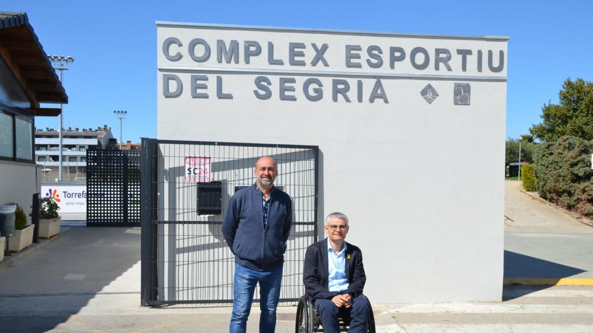 El concejal de Deportes de Torrefarrera, Albert Roig, junto al alcalde Jordi Latorre.
