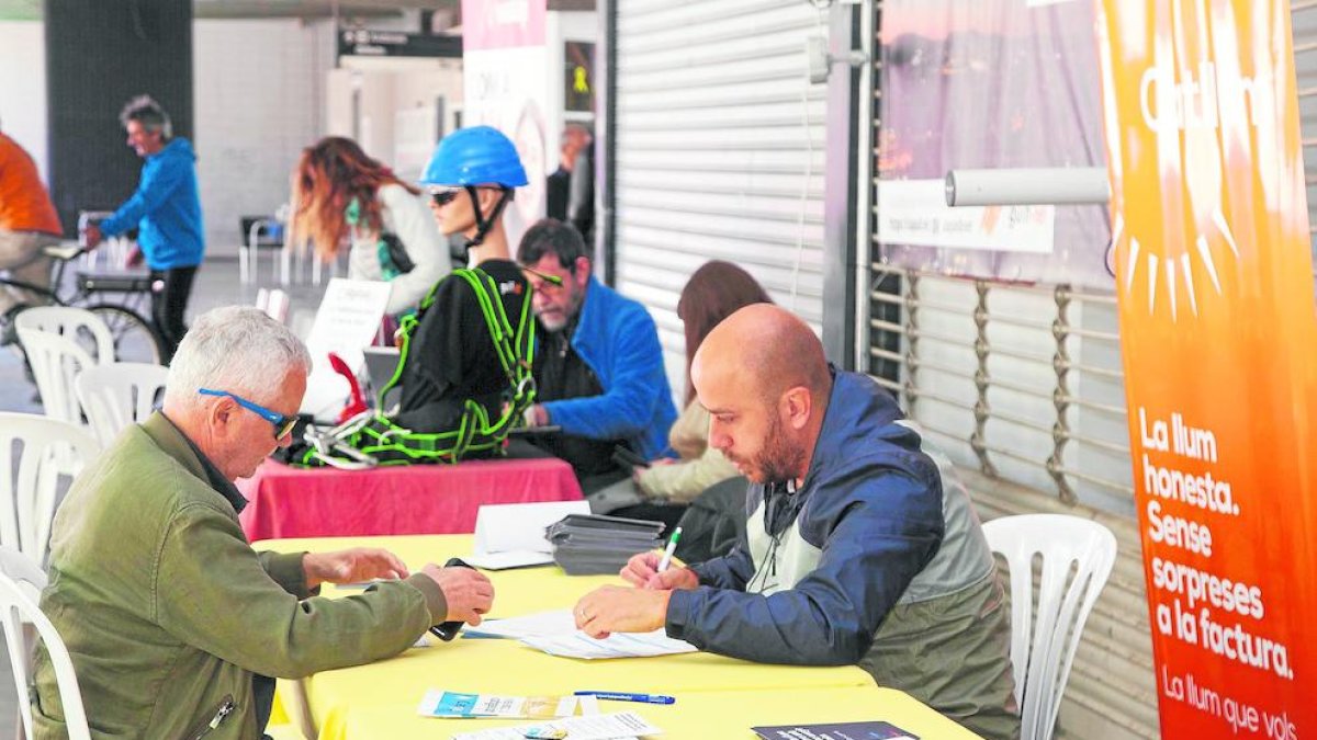 Estands de la fira de consum responsable de Tàrrega.