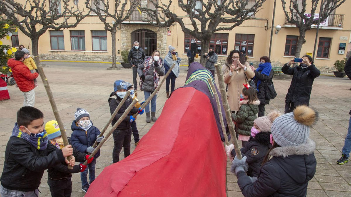 Els patges reials van recollir ahir cartes a Mollerussa.