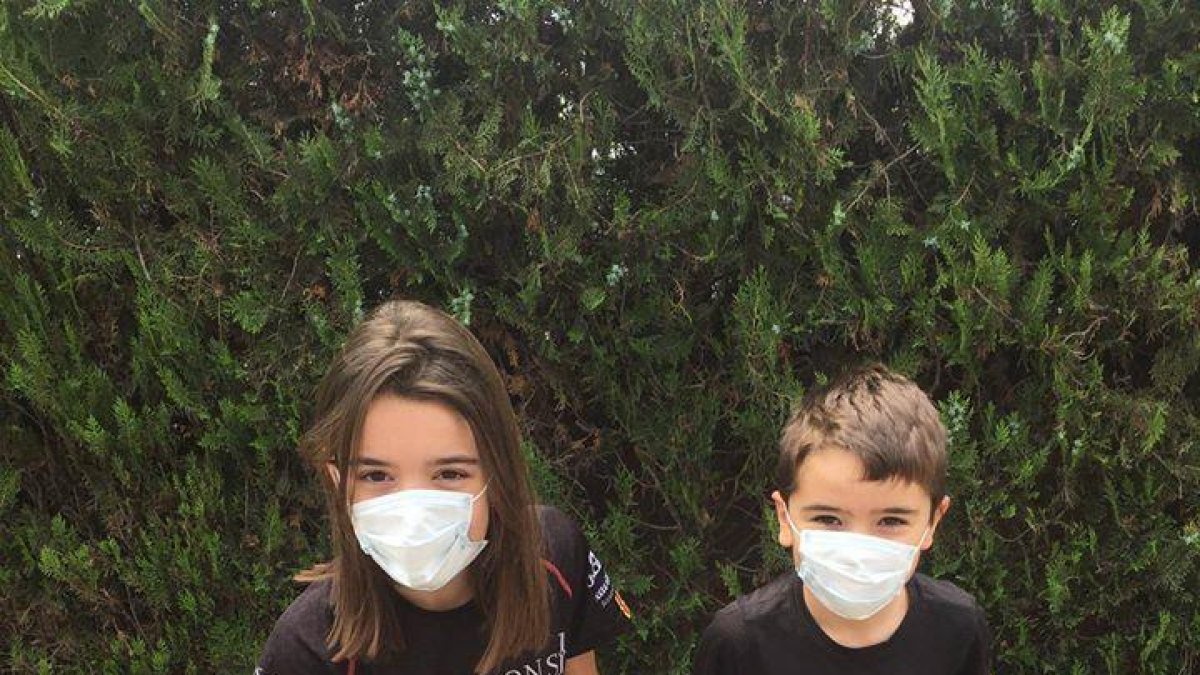 Los niños y niñas participaron disfrazados, cubriendo el recorrido de formas muy diversas y hasta con las obligadas mascarillas para evitar contagios.