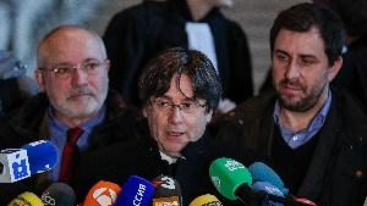 Puigdemont pide al Supremo que anule la euroorden y archive su causa