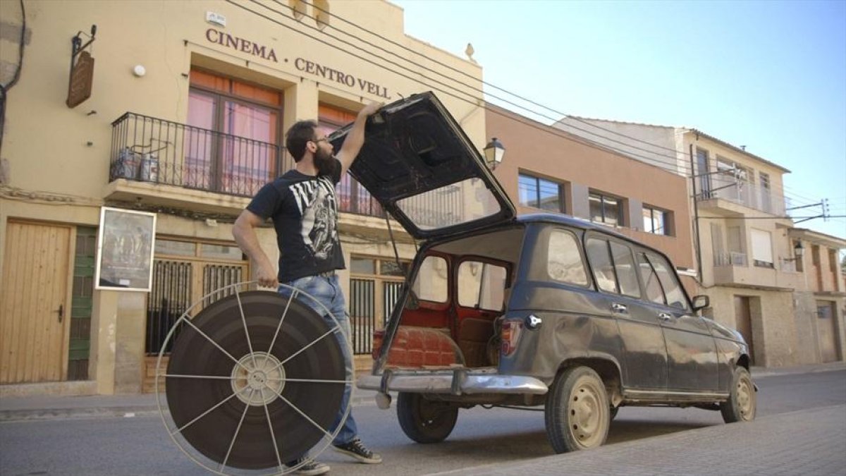 El film homenajea las salas de cine de Catalunya. 