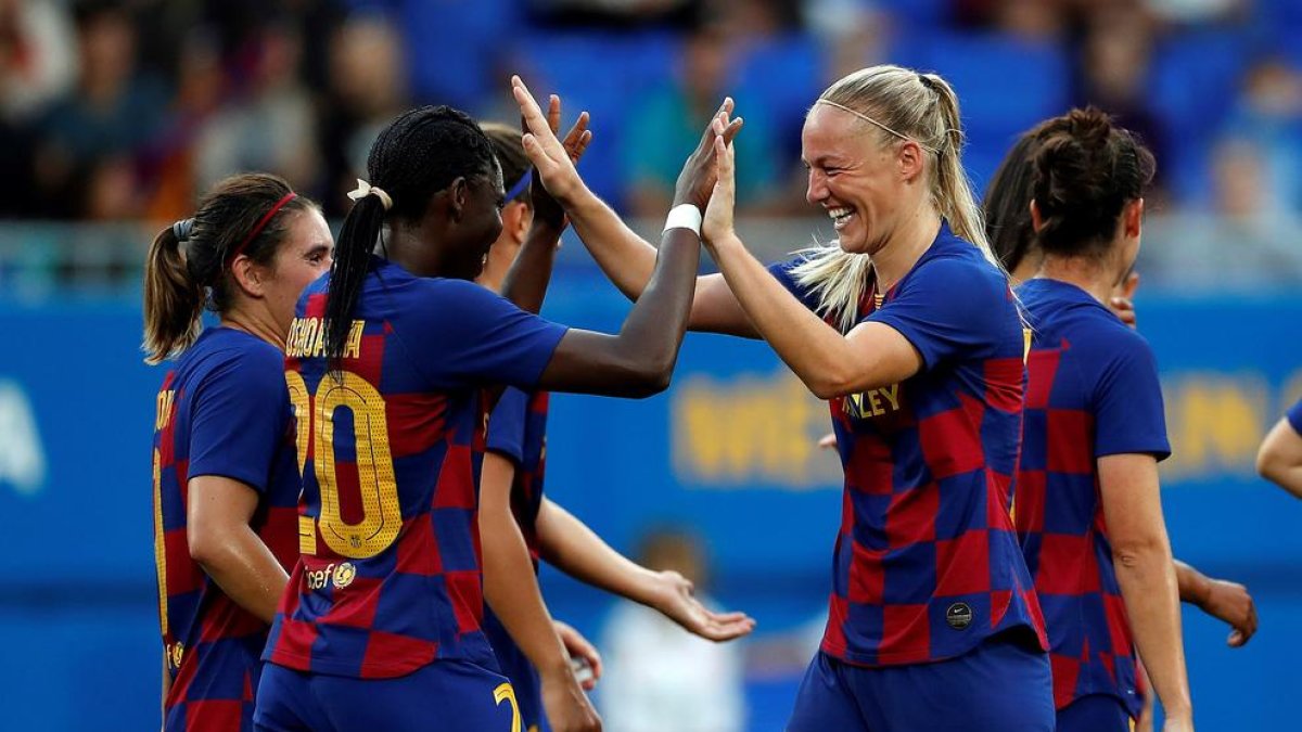 Las jugadoras del Barça celebran el segundo gol azulgrana.