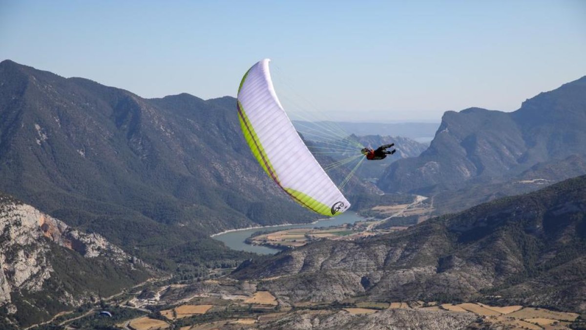 Una competició de parapent a Organyà.