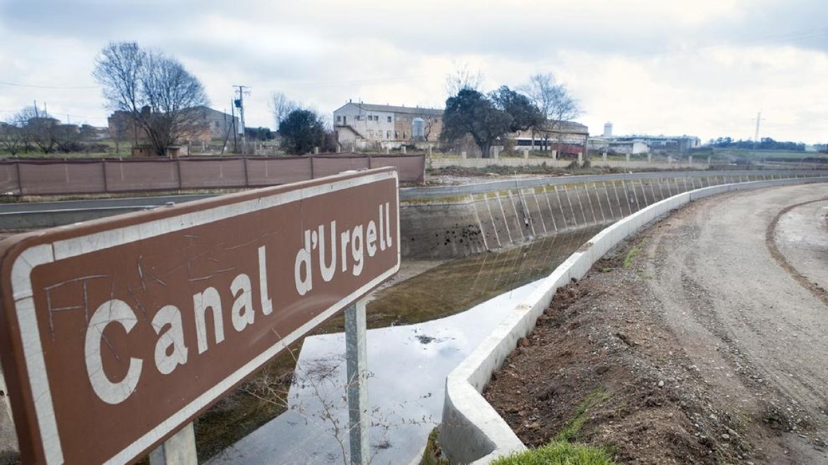 El Principal del Canal d’Urgell, ya recrecido, a su paso por Mafet.