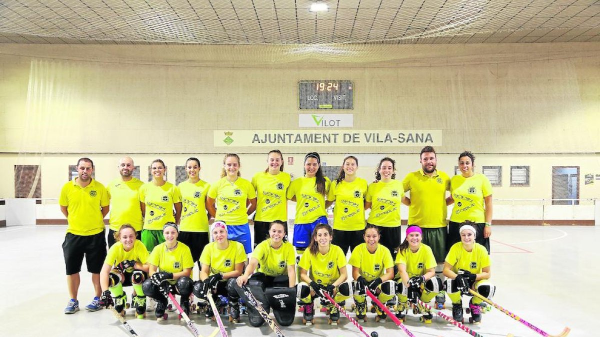 Jugadoras y técnicos del Vila-sana posaron ayer en la primera jornada de la pretemporada.