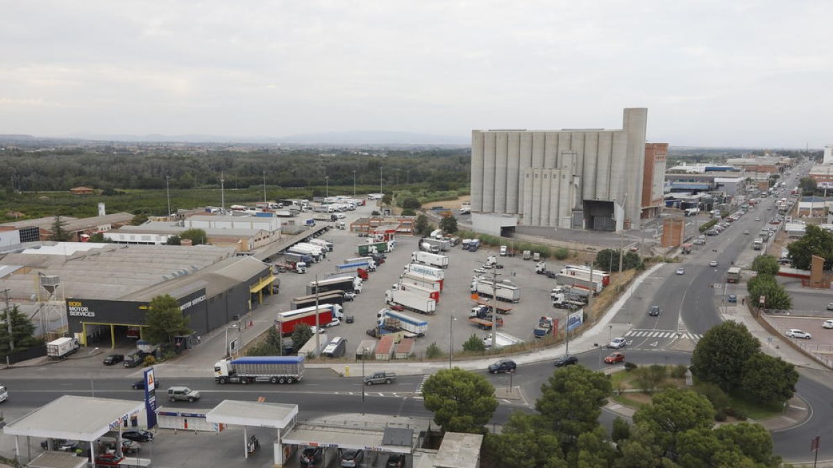 Vista general de uno de los polígonos industriales de la capital del Segrià.