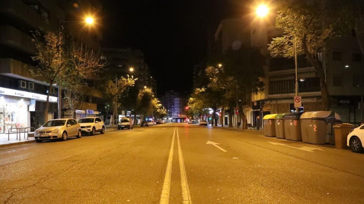 La avenida Alcalde Rovira Roure de Lleida el lunes por la noche.