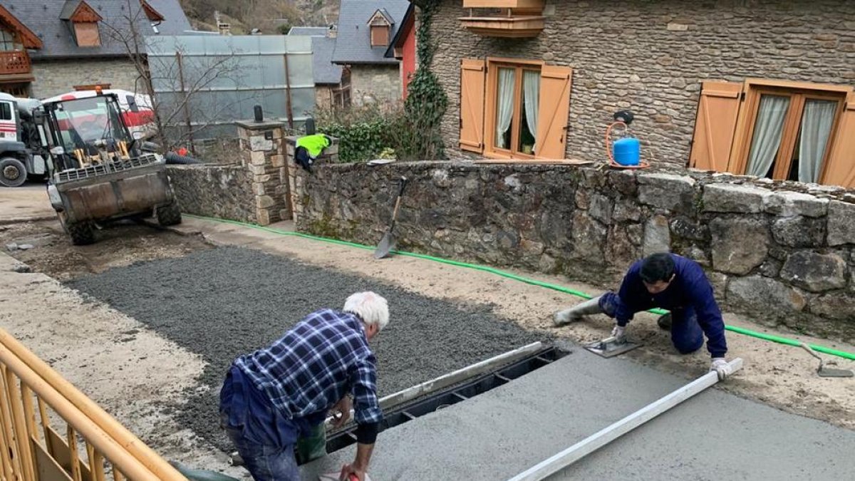 Imagen de los trabajos en la calle Sant Antoni de Bossòst. 