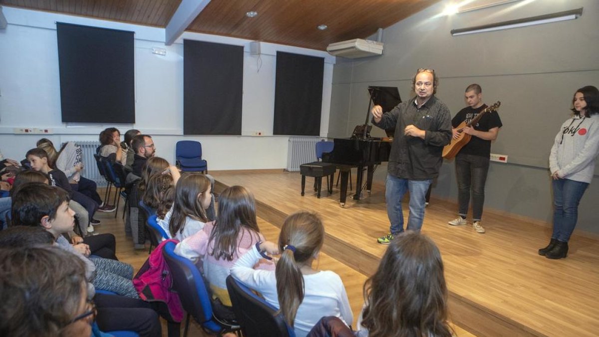 El director, Ricard Grau, divendres a la inauguració de les aules.