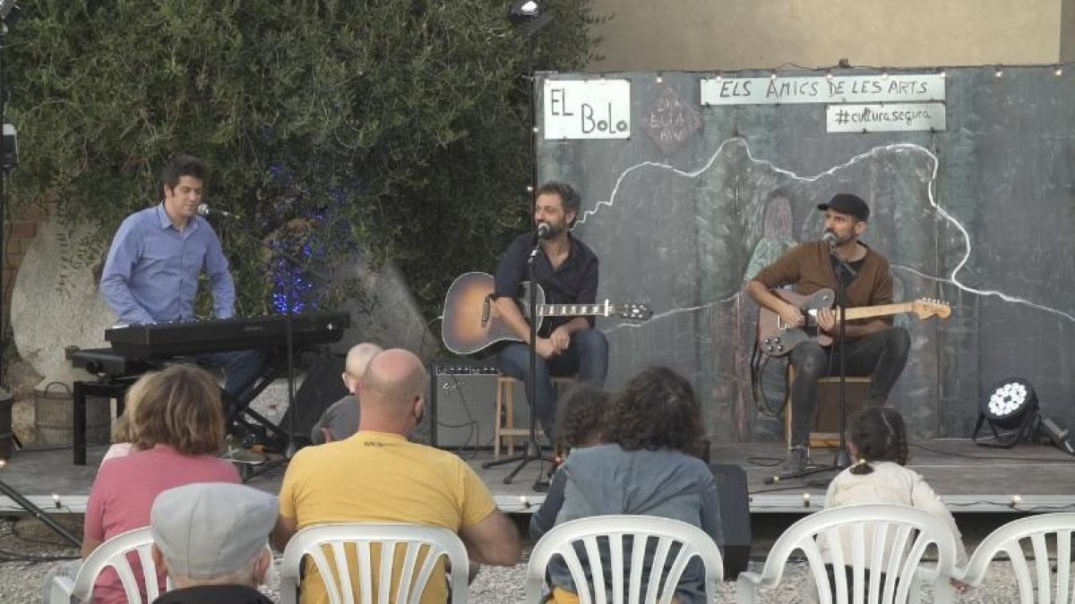 El concert va tenir lloc a la cooperativa del poble de l’Urgell.