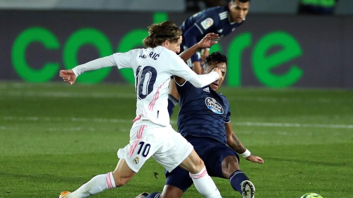 El madridista Modric, en una acción del partido de ayer.