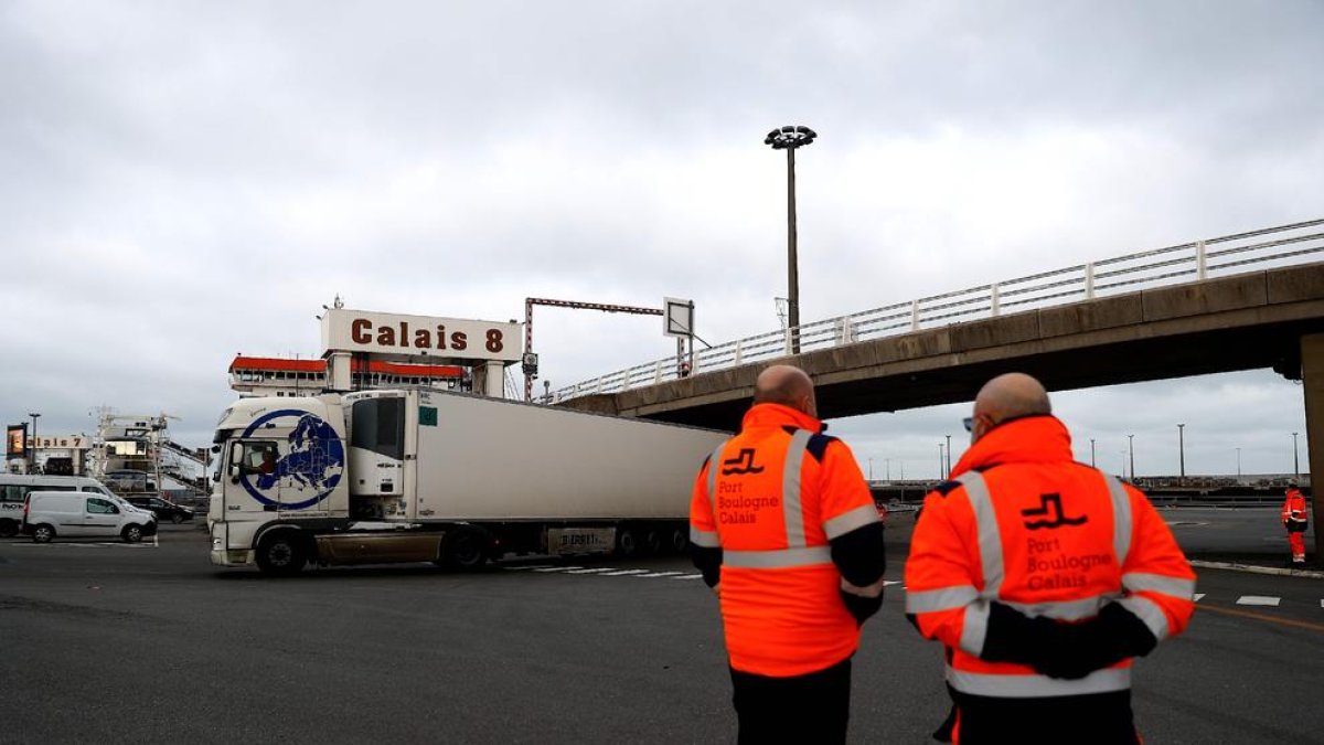 El tráfico de mercancía fue fluido a ambos lados del Canal de la Mancha tras la entrada del Brexit.