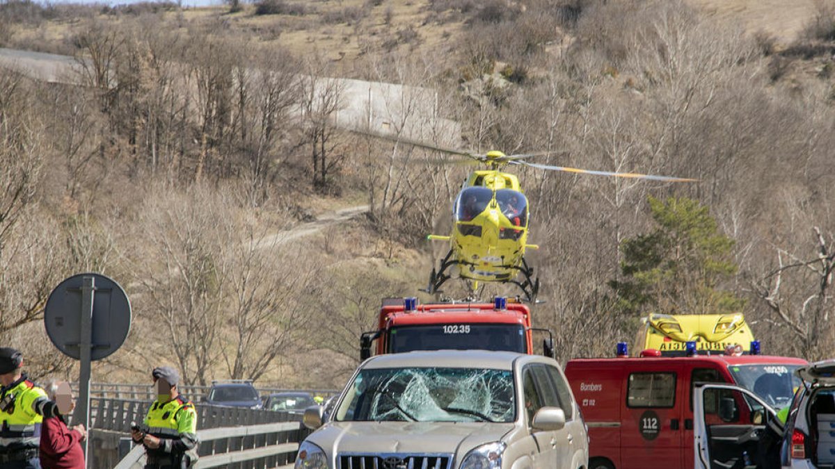 El accidente se produjo el domingo al mediodía en la N-260 en Martinet. 