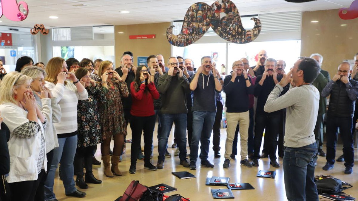 Actuación de la coral Maristas en el Arnau.