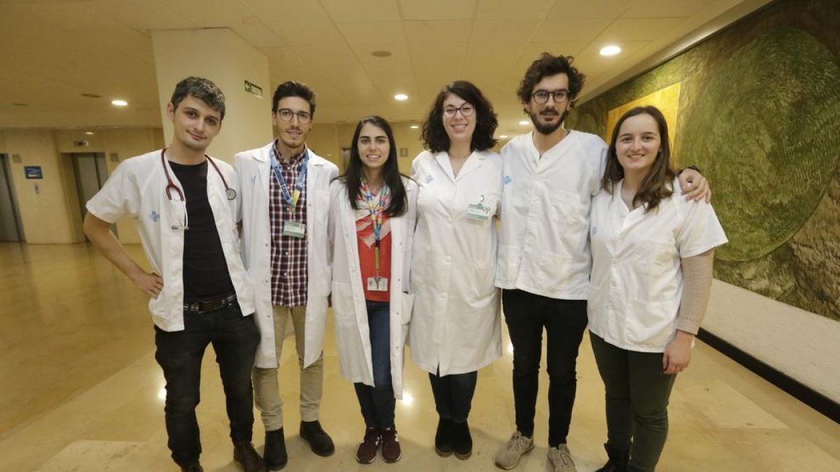 Ignacio, Carlos, Núria, Dolors, Jorge y Carla son algunos de los residentes de primer año del Arnau.