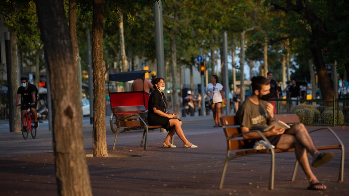 En total ja són setze els municipis de l’àrea de Barcelona en els quals s’apliquen restriccions.