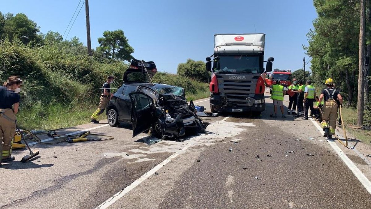 Ferida en una col·lisió frontal amb un camió a Clariana de Cardener