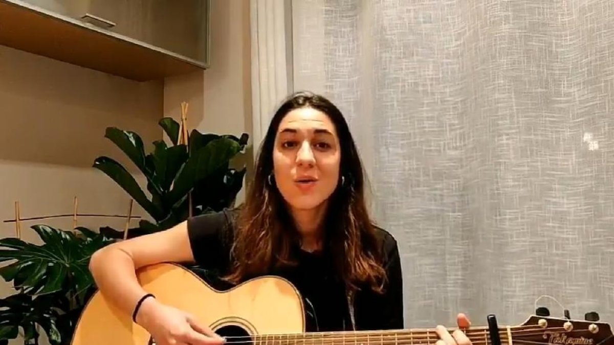 Vídeo d'Aina Balasch amb la cançó 'La trastienda del laurel'.