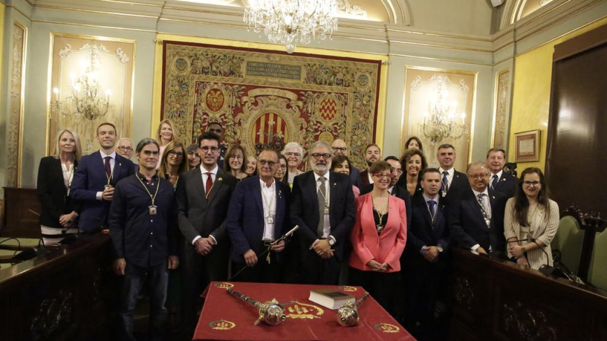 Tots els edils de la Paeria van posar en grup després del ple del 15 de juny.