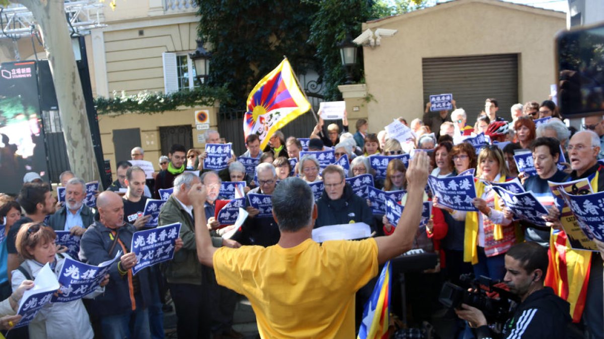 Protesta ante el consulado chino