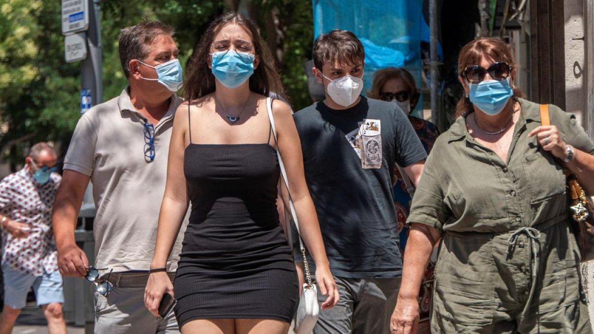 En Madrid entró ayer en vigor el uso obligatorio de la mascarilla en cualquier espacio público.