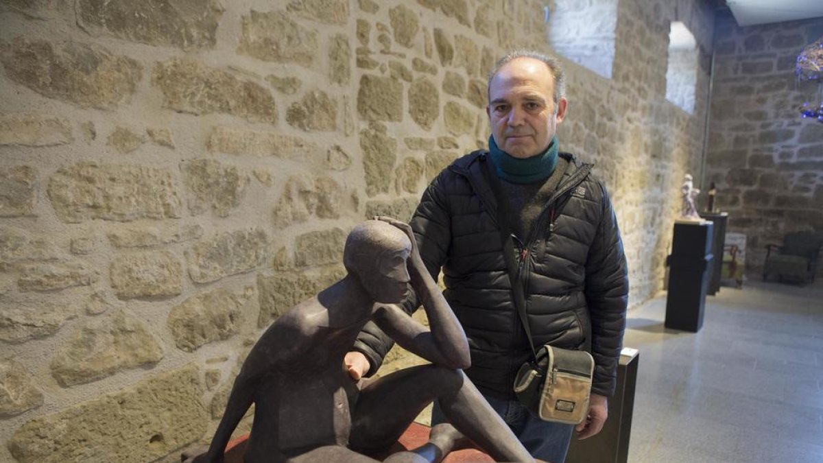 Un leridano debuta como escultor tras 20 años de albañil