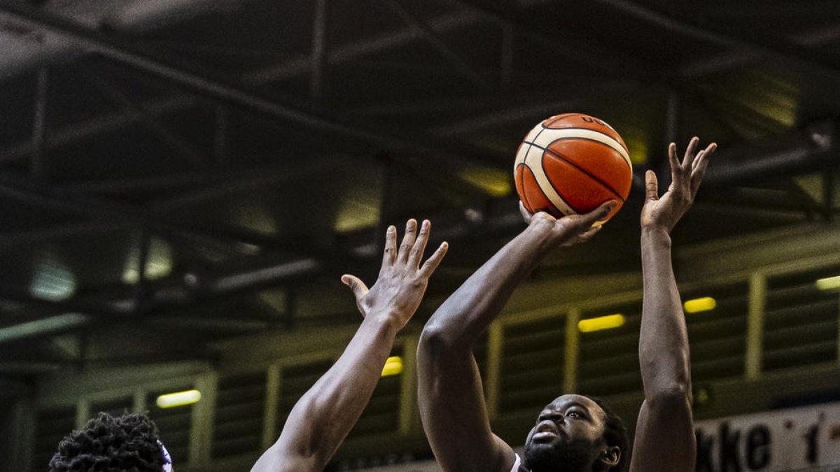 Mbaye ja no vestirà de negre la temporada vinent.