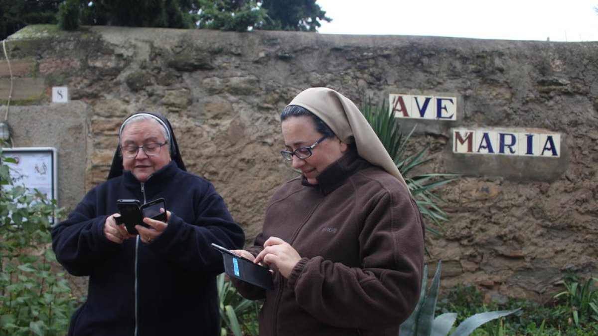 Sor Maria Trinitat i Pilar, del monestir i santuari de Santa Maria de Refet, a la Noguera.