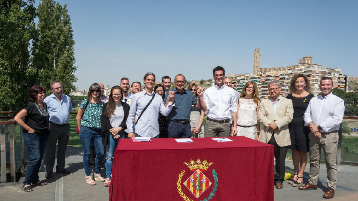 La signatura de l'acord ha tingut lloc a la passarel·la dels Camps Elisis de Lleida.