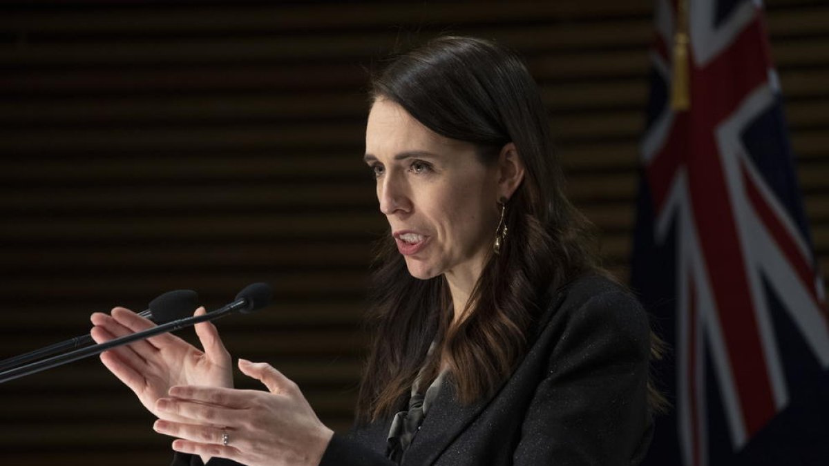 La primera ministra de Nova Zelanda, Jacinda Ardern, en roda de premsa.