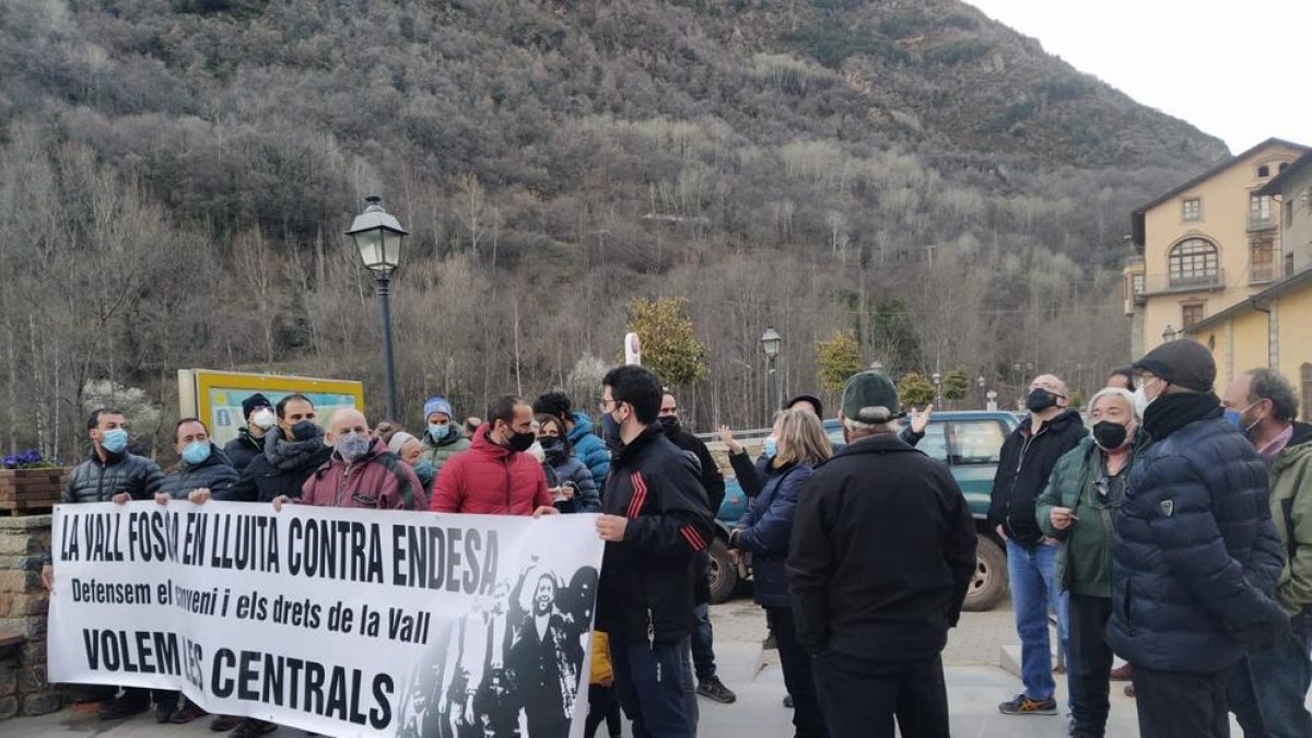 Protesta el pasado marzo en la Vall Fosca contra los cortes de luz y el acuerdo con Endesa.